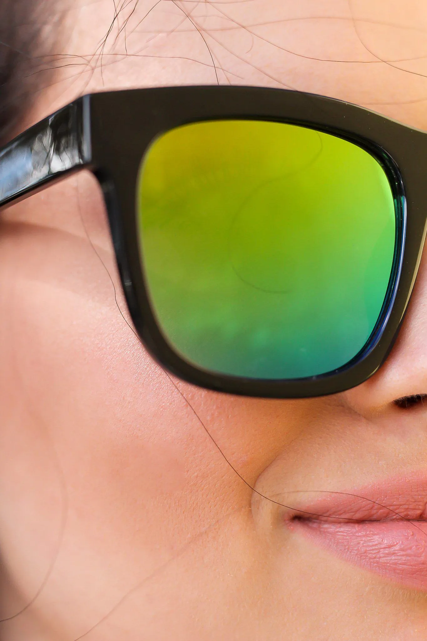 Black Mirrored Lens Sunglasses