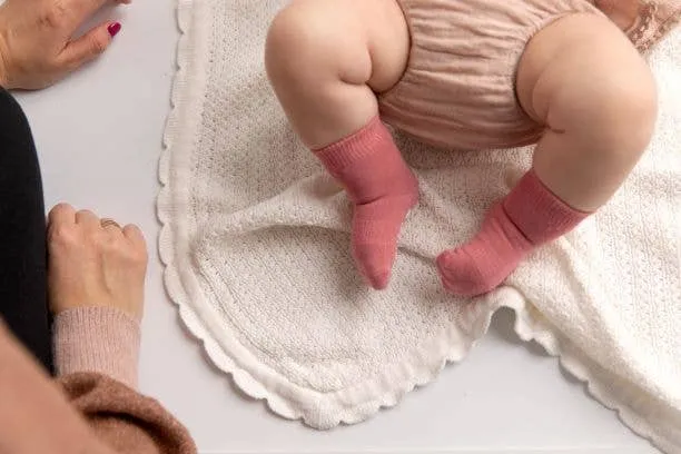 Cami - Non-Slip Baby Socks in Purple & Pink Colors
