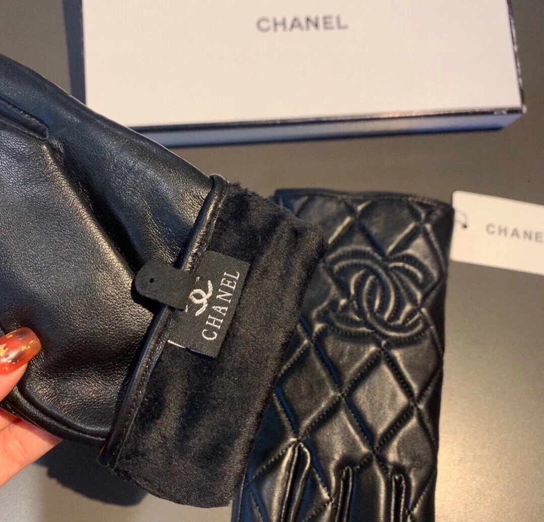 JW656 CC Lambskin Gloves