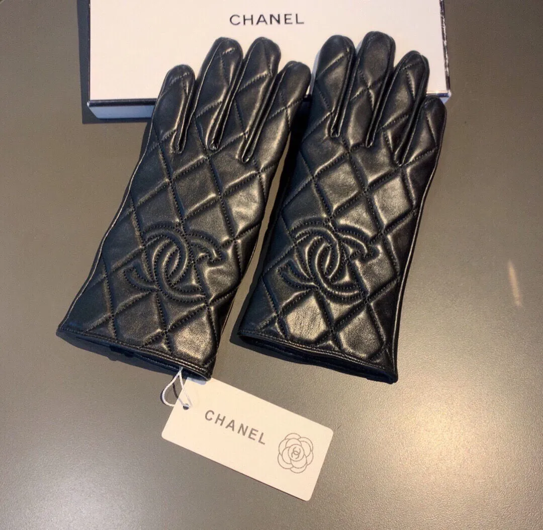 JW656 CC Lambskin Gloves