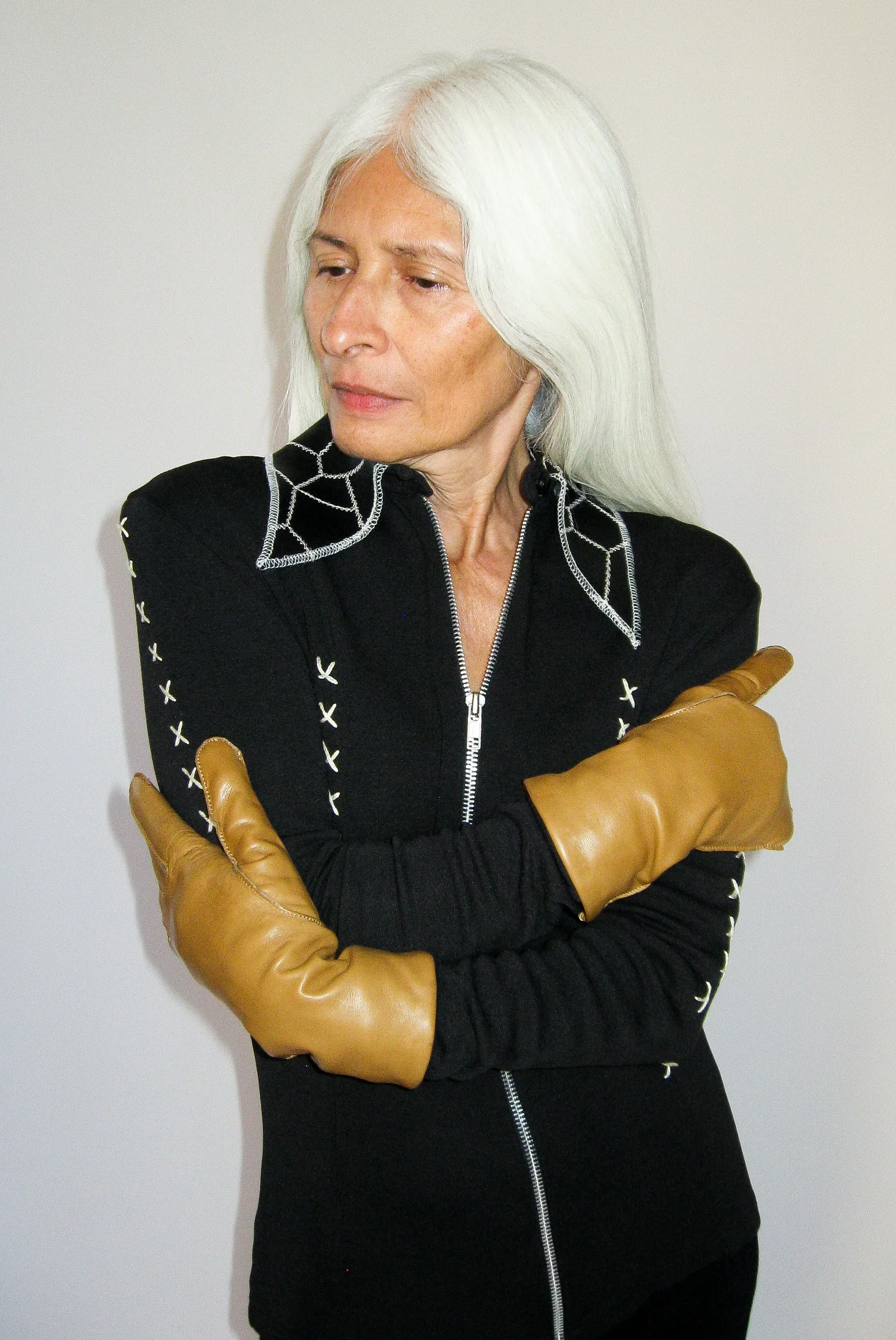 Raw Seam Classic Gloves in Caramel
