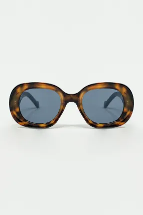 round polarized sunglasses with dark lenses