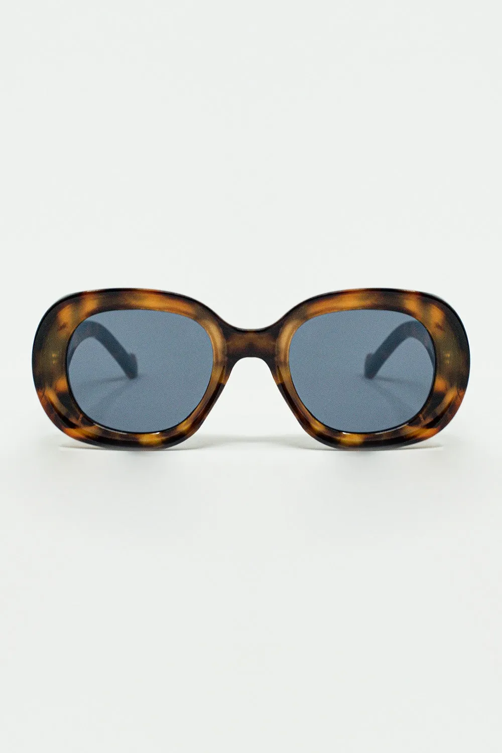 round polarized sunglasses with dark lenses